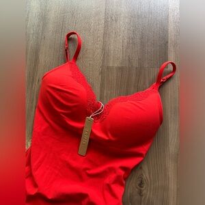 SKIMS NWT Fits Everybody Lace Push-Up Bodysuit in Cayenne